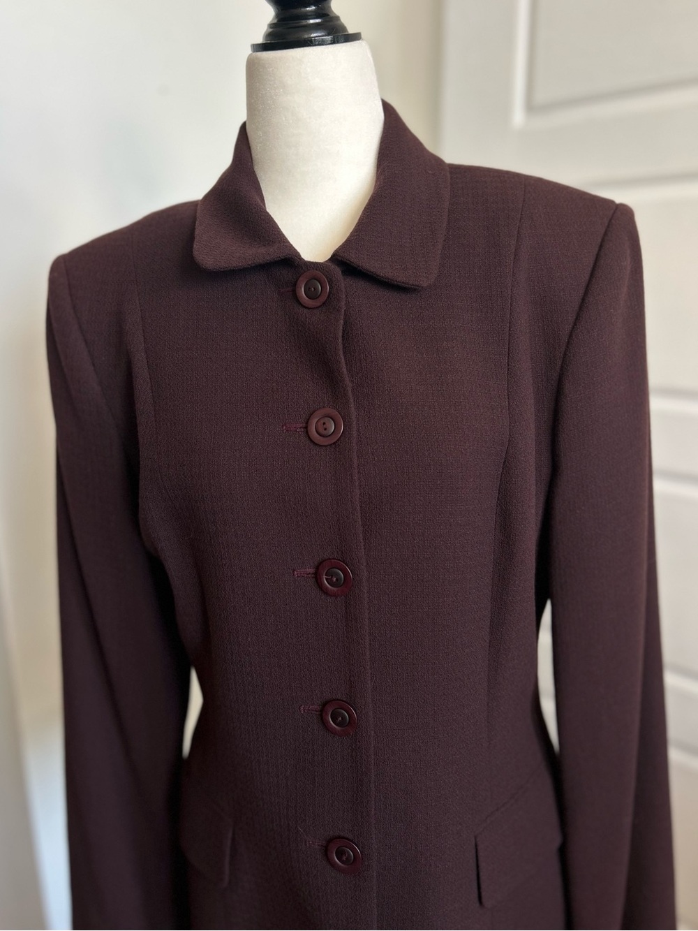 Holt Renfrew Collection 100% Virgin Wool Burgundy Blazer Jacket in Excellent Con